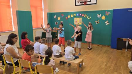 Sprejem prvošolcev v Lokvi; Vir: Občina Sežana